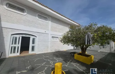 Amplo sobrado completamente reformada para venda ou locação na ribeirania, 5 suites, amplo quintal em 710 m2 construidos