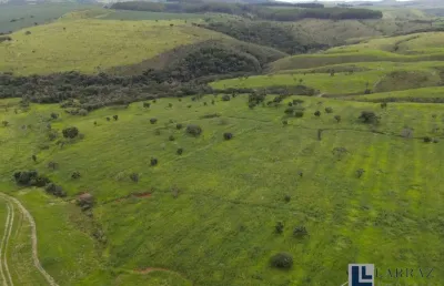 Excelente fazenda para venda na região de sacramento-mg com 192 hectares montada na pecuária, rica em agua e benfeitorias