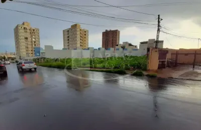 Ótimo terreno para venda no sumarezinho, proximo do hc, com 210 m2, pode construir predio, residencia e comercio