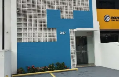 Salão excelente ponto comercial para venda ou locação na av. independencia, 4 salas, 2 vagas em frente, super segura em 132 m2 de area construída,