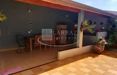 Sobrado para venda no valentina figueiredo, 4 dormitorios sendo 1 suite, varanda gourmet com churrasqueira, sacada nos quartos em 200 m2 de area total