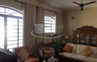 Excelente casa para venda no jd são luiz, ótima localização, ideal para comercio ou residência, 3 dormitorios sendo 1 suite em 250 m2 de area total