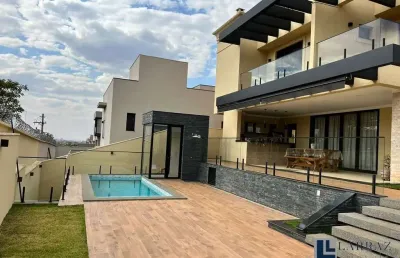 Maravilhoso sobrado altíssimo padrão para venda na vila do golfe, cond. terras de siena, 3 suítes 1 master, gourmet e piscina em 305 m2 construidos