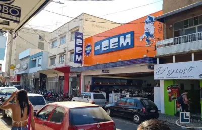 Excelente salao para locação no centro de passos-mg na expedicionarios, com 1.175 m2 de área útil, vocação para grandes lojas