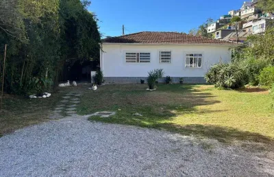 Casa para venda em teresópolis, alto, 3 dormitórios, 2 banheiros, 2 vagas