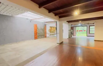 Sala comercial à venda na Rua Nilza Chiapeta Fadigas, 1, Várzea, Teresópolis