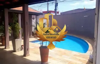 Sobrado aconchegante, perfeito para quem busca tranquilidade e segurança!