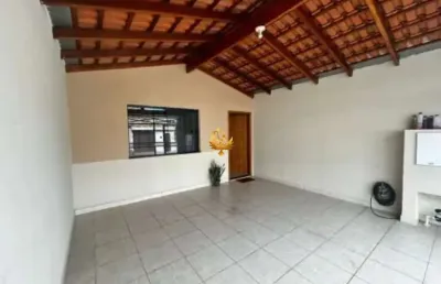 Casa à venda em taubaté-sp, bairro caixa d'água: 2 quartos, 1 suíte, 1 sala, 2 banheiros, 2 vagas de garagem, 100m². venha conhecer!