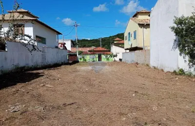 À venda terreno plano de 480m² com uso flexível em localização estratégica em tucuns, búzios