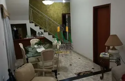 Excelente sobrado com 260m² de construção na  vila progresso