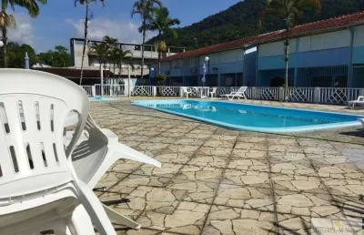 Casa sobrado 02 quartos sendo 01 suite com piscina no pereque a