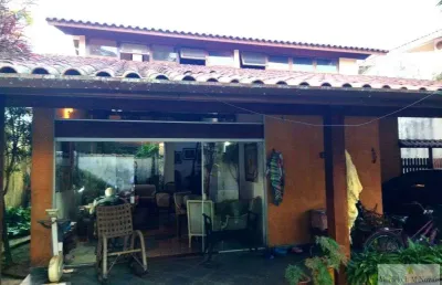 Casa a venda 03 quartos suítes no itaguá em ubatuba