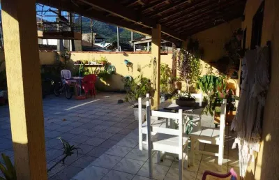 Casa sobrado a venda com 03 dormitórios no ipiranguinha ubatuba