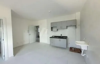 Kitnet/ studio 1º locação no iguaçu - 2º andar - r$ 1.000,00 + condominio - sem vaga de gararem.