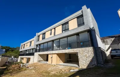 Sobrado 3 suítes em ótima localização no bom retiro