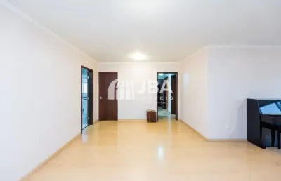 Apartamento amplo e ensolarado aceita financiamento!