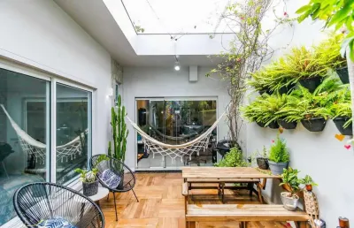 Aconchegante casa tipo para venda em chácara santo antônio (zona sul) com 2 quartos, sendo 1 suíte, 130m²