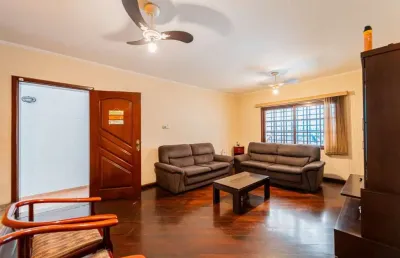 Versátil casa tipo para venda em vila santa catarina com 5 quartos, sendo 2 suítes, 233m²