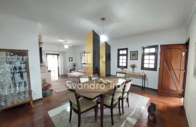 Cada em sjcampos 250m² - 3 d (1 suíte) - 3 vagas - r$ 2.200.000,00