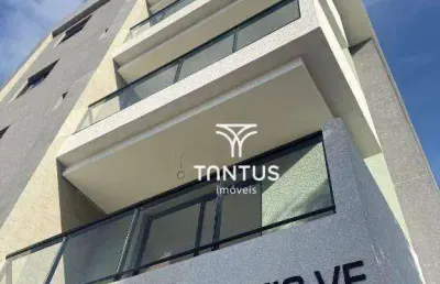 Seu novo lar te espera com sol da tarde e piso novinho!