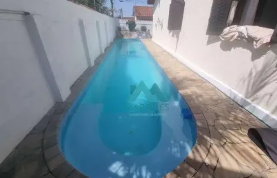 Linda casa, confortável próxima ao centro, localização privilegiada