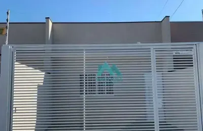 Casa térrea com 3 dormitórios sendo uma suíte, em bairro a 2 minutos do centro