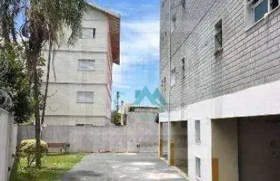 Apartamento muito bem localizado com suíte e garagem coberta