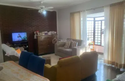 Casa com 3 quartos à venda na rua buenos aires, 44, parque são quirino, campinas, 200 m2 por r$ 650.000
