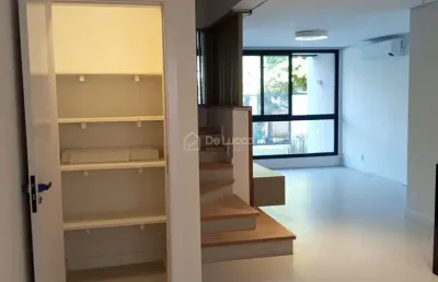Casa em condomínio fechado com 3 quartos para alugar na rua hermínio humberto bertani, 740, jardim das paineiras, campinas, 143 m2 por r$ 8.500