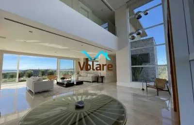A casa de alphaville com a maior imersão à natureza, em uma nobre esquina, possuindo uma vista magnífica em todos os ambientes da casa.
