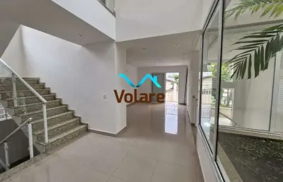 Belíssima casa à venda no city bussocaba, ao lado do parque chico mendes, em osasco/sp.