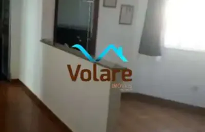 Imóvel à venda no bairro novo osasco possui três casas individuais, totalizando 547m² de área construída.