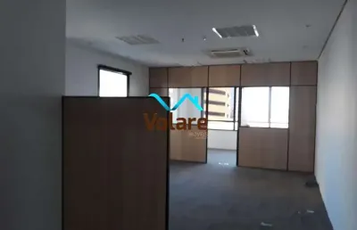 Sala comercial de 57m² com divisória e ar condicionado em alphaville - condomínio cea i