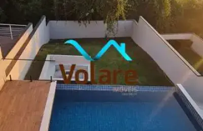 Espetacular casa em condomínio à venda em santana de parnaíba-sp, com 3 quartos, 3 suítes, 3 salas, 5 banheiros, 4 vagas de garagem e 259,97m²!