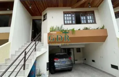 Casa em condomínio fechado com 4 quartos à venda na rua maria ballin baroni, pilarzinho, curitiba, 210 m2 por r$ 1.200.000