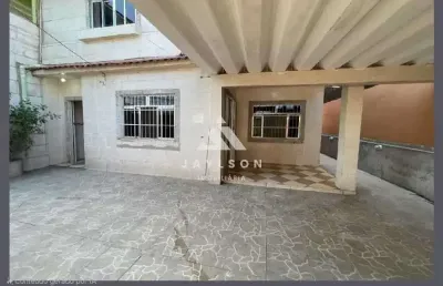 Casa com 4 quartos à venda na rua josé luís rodrigues calazans, centro, duque de caxias, 206 m2 por r$ 530.000