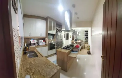 Vende-se casa em campo limpo paulista/sp   esta incrível casa conta com 4 dormitórios 1 suíte 2 banheiros, garagem para 2 carros, deck, 2 salas