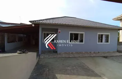 Casa a venda com 3 dormitórios, sozinha no terreno, fundos- biguaçu.