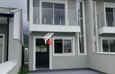 Casa/sobrado novo à venda com 2 suítes e 1 lavabo no vale verde na palhoça