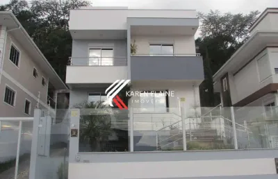 Belíssima casa à venda com 3 dormitórios sendo 1 suíte em forquilhinha/sj.