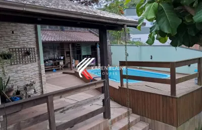 Casa à venda com terreno, 04 dormitórios sendo 01 suíte em são josé sc