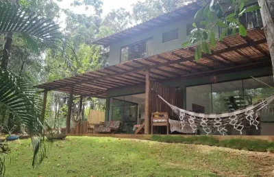 Apartamento à venda na praia do forte: 2 quartos, 2 suítes, 4 banheiros, 130m² - mata de são joão-ba.