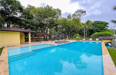 Apartamento à venda na praia do forte, mata de são joão-ba: 1 quarto, 1 banheiro, 1 vaga de garagem, 55,00 m² de área.