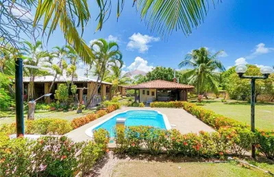 Casa à venda em itacimirim 3 quartos, 1 suíte, 1 sala, 4 banheiros, 6 vagas, 246m². aproveite!