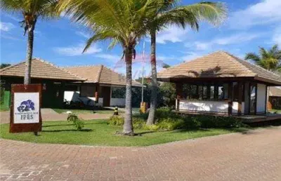 Terreno em condomínio dos ipês/ piscinas naturais, com 544m² na praia do forte - mata de são joão-ba -
