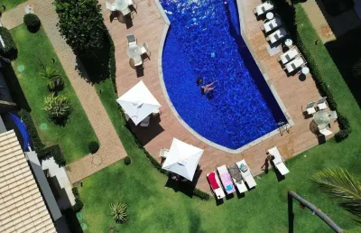 Imperdível apartamento à venda em itacimirim, camaçari-ba: 2 quartos, 1 suíte, 1 sala, 2 banheiros, 2 vagas de garagem, 75 m².