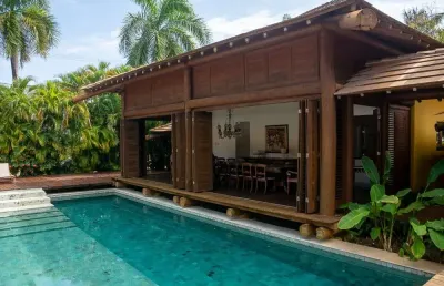 Casa de alto luxo a venda em praia do forte condomínio aldeia dos coqueiros