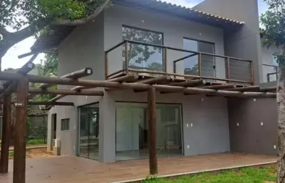 Imperdível! casa de luxo em condomínio na praia do forte, mata de são joão-ba: 3 quartos, 2 suítes, 300m².
