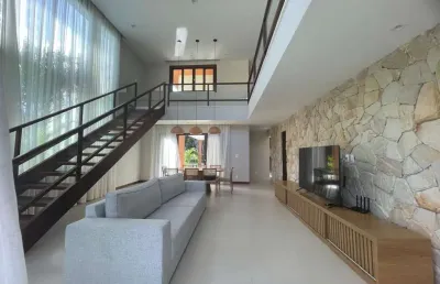 Casa de luxo em condomínio na praia do forte-ba: 5 quartos, 5 suítes, 1 sala, 7 banheiros, 4 vagas, 700m². venda ou locação!