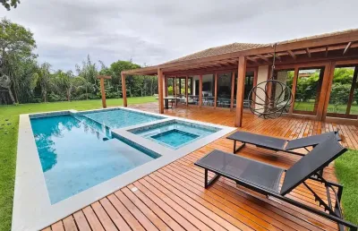 Ilha dos pássaros | praia do forte | locação anual | casa com 4 suítes | infraestrutura completa | translado até a vila